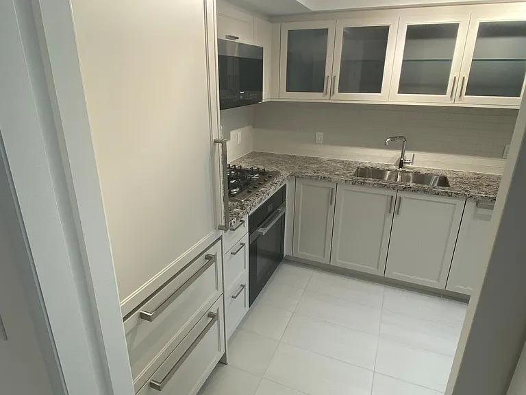 505 Glencairn Ave #302 — Photo 8