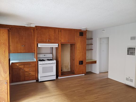 3rd image of 508 E Palm Ave APT C