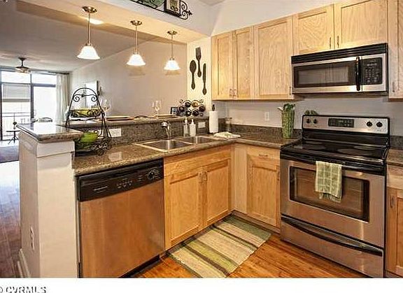 5th image of 1333 W Broad St #U402