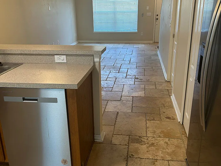 331 Wilton Cir — Photo 5