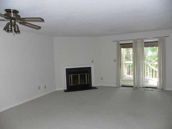 Living room with fan_07232026