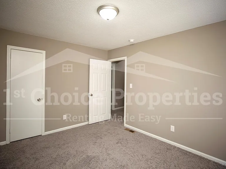 3142 Sleepy Hollow Dr — Photo 14