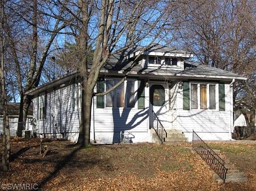 2nd image of 237 Laurel Dr