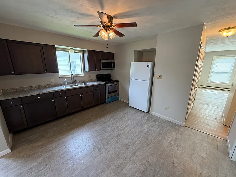 2111 Lincoln Ave — Photo 7