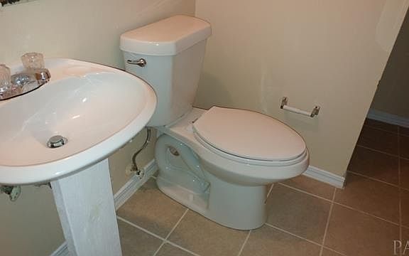 3rd image of 1104 Mills Ave #B