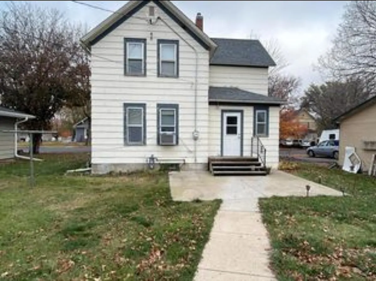 Building Photo - 455 1st St