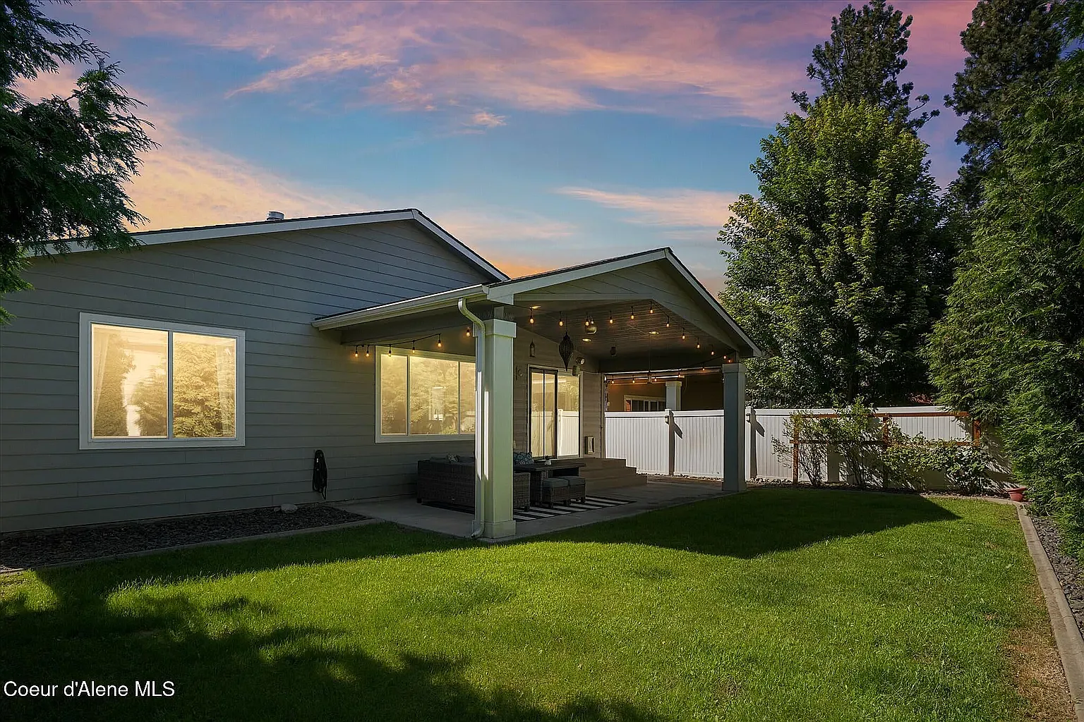 5 bed, 3696 sqft, $4,800 — Photo 3