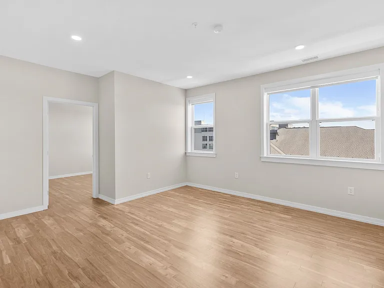 The Keystone Apartments — Photo 155