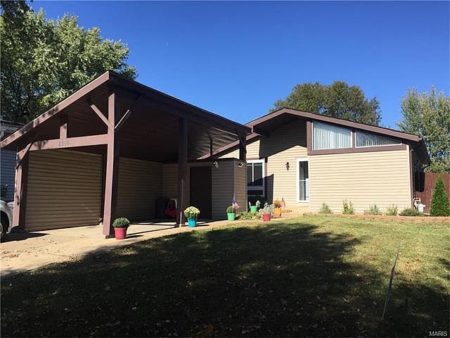 1st image of 2505 Blue Heron Dr
