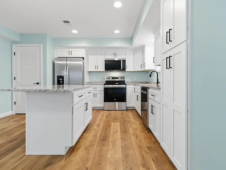 250 Meadow Dr #1 — Photo 12