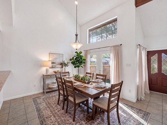 5th image of 10819 Crown Colony Dr APT 4