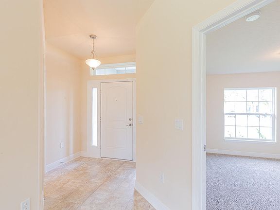 2nd image of 1422 SW Sudder Avenue
