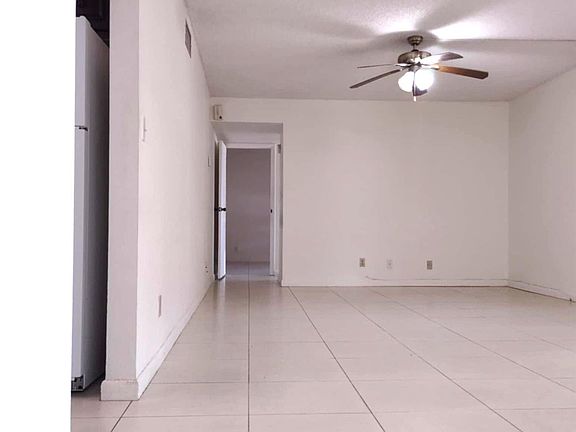2nd image of 480 N Laurel Drive #3
