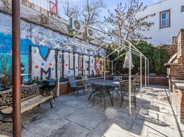 83-18 Parsons Boulevard image 16 of 18