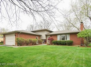 1302 N Hicks Rd, Palatine, IL 60067