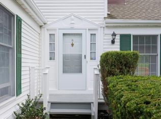 8 Plymouth Ct, Basking Ridge, NJ 07920