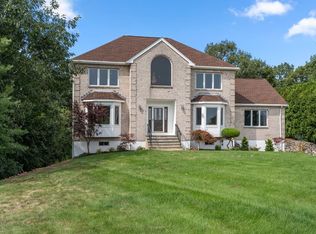123 Raffaele Dr, Waltham, MA 02452