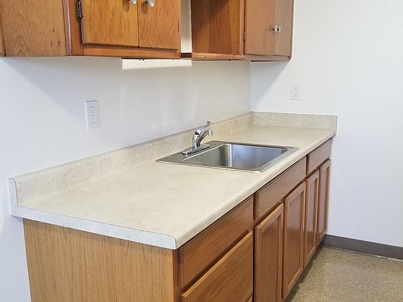 3rd image of 308 Perrymont Ave