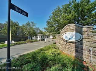 20 Tides Ln, Staten Island, NY 10309