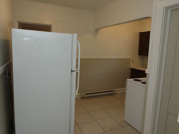 5th image of 32 Irving Pl APT 8