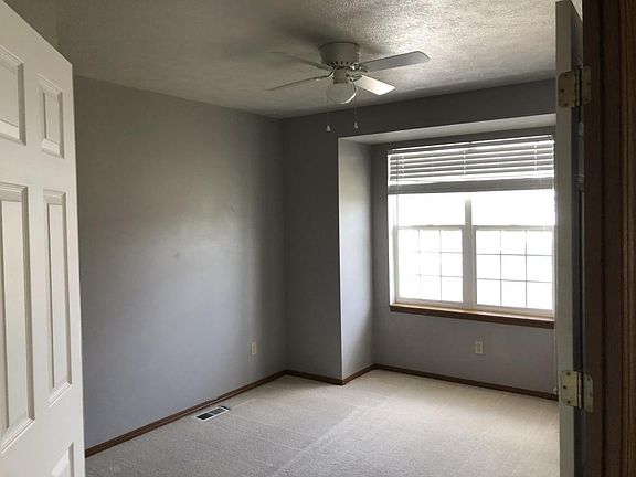 4th image of 730 S Pine View Dr