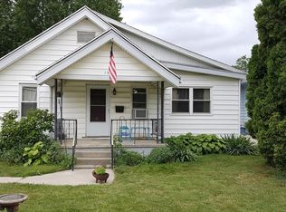 1504 Reswick Dr, Oregon, OH 43616