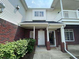 5595 Twin Oaks Dr, Sterling Heights, MI 48314