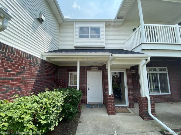 5595 Twin Oaks Dr, Sterling Heights, MI 48314