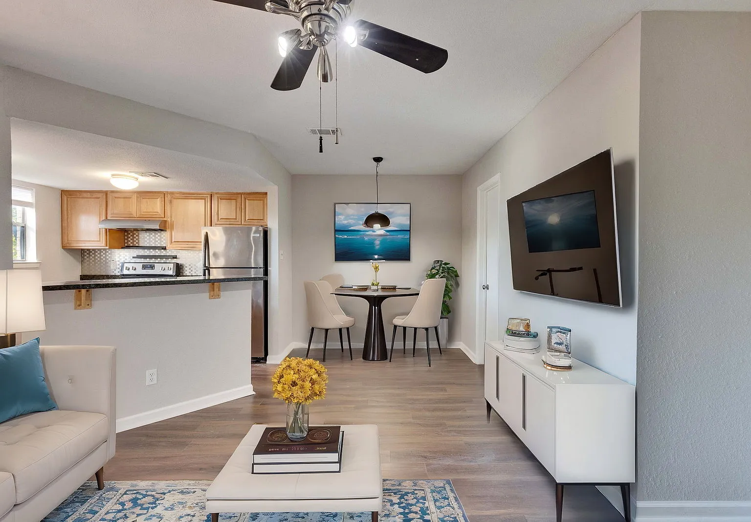 1 bed, 1.0 bath, 499 sqft, $850 — Photo 2