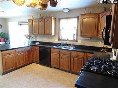 5th image of 267 W Garwood Dr