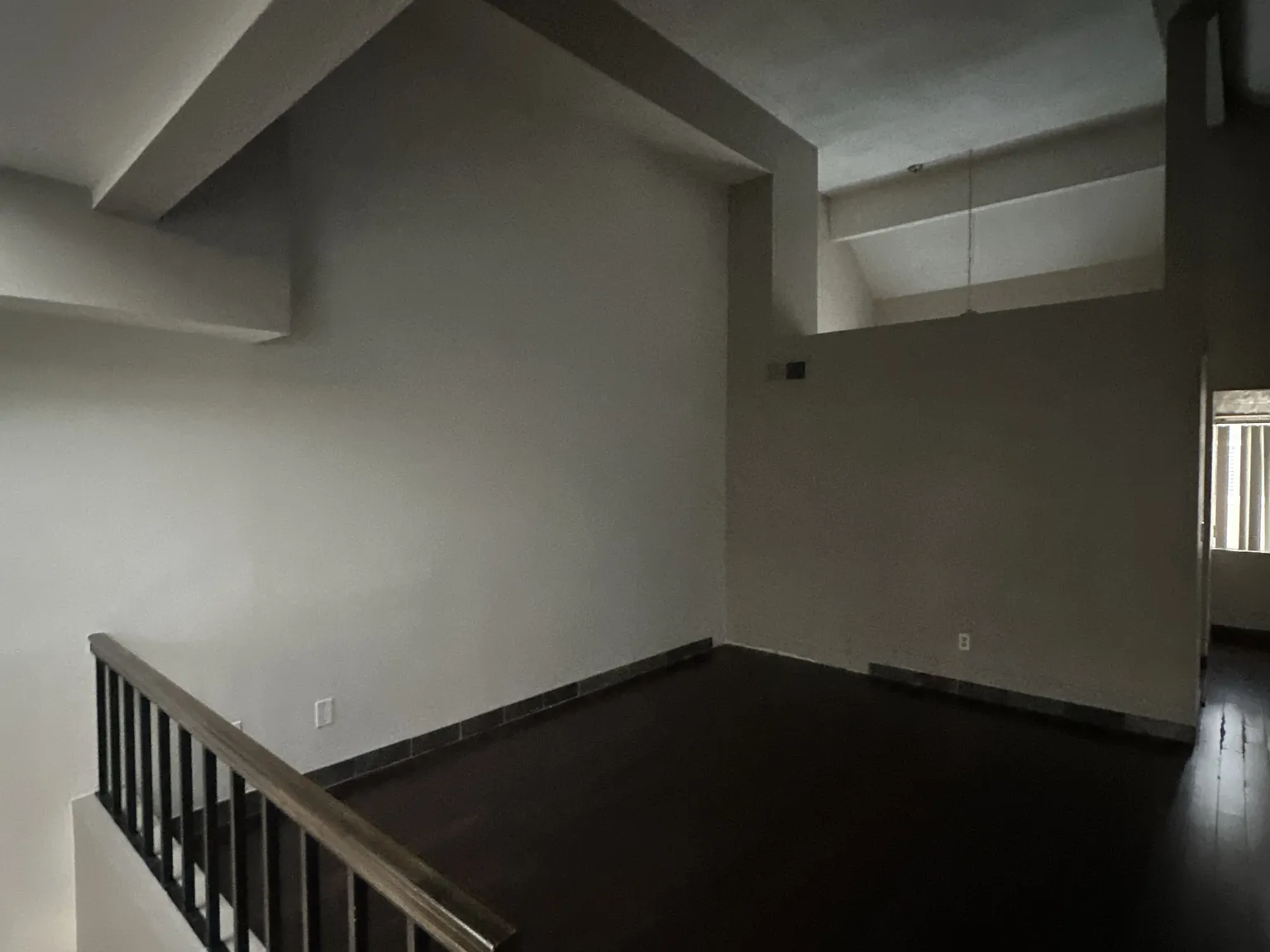 15742 S B St — Photo 2