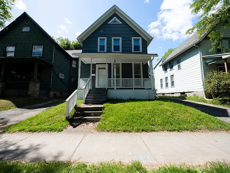 559 S Goodman St — Photo 1
