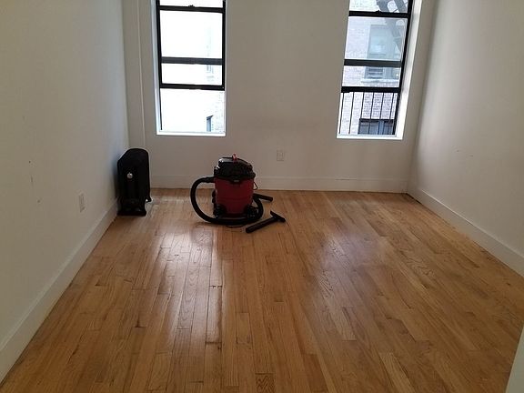 3rd image of 2025 Regent Pl APT D3