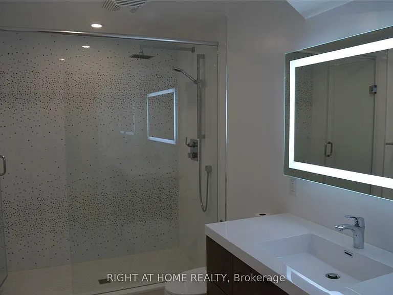 5332 Floral Hill Cres #BASEMENT — Photo 13