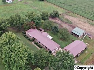 572 Will Holt Rd, Hazel Green, AL 35750