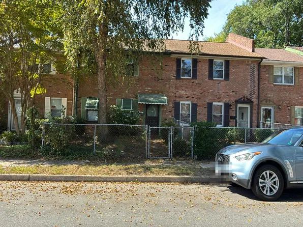 6963 E Tanners Creek Dr, Norfolk, VA 23513