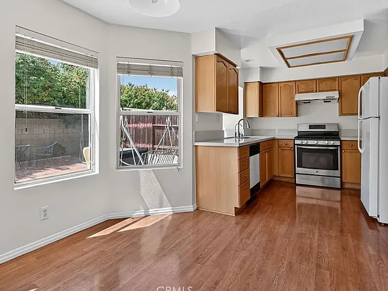 818 Amber Oaks Cir — Photo 5