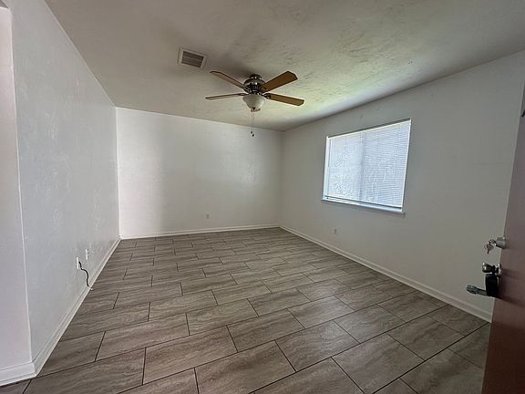 3rd image of 1474 Willow Bend Way APT B