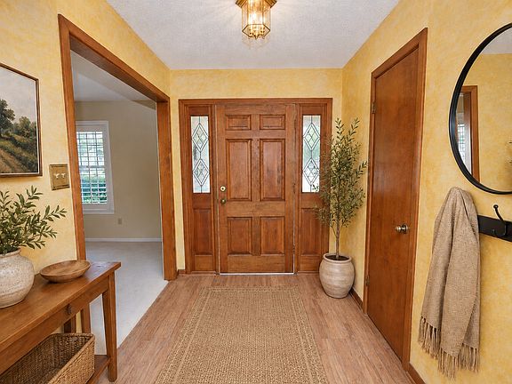 3rd image of 5132 Fairway Cir