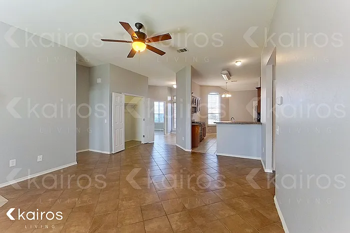 3 bed, 2.0 bath, 1732 sqft, $1,845 — Photo 4