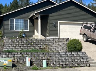 1221 E 4th Ave, Sutherlin, OR 97479