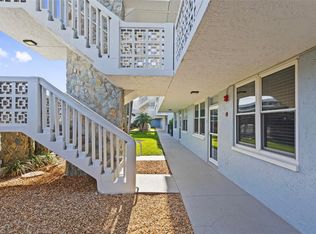4895 Bay St NE APT 102, Saint Petersburg, FL 33703