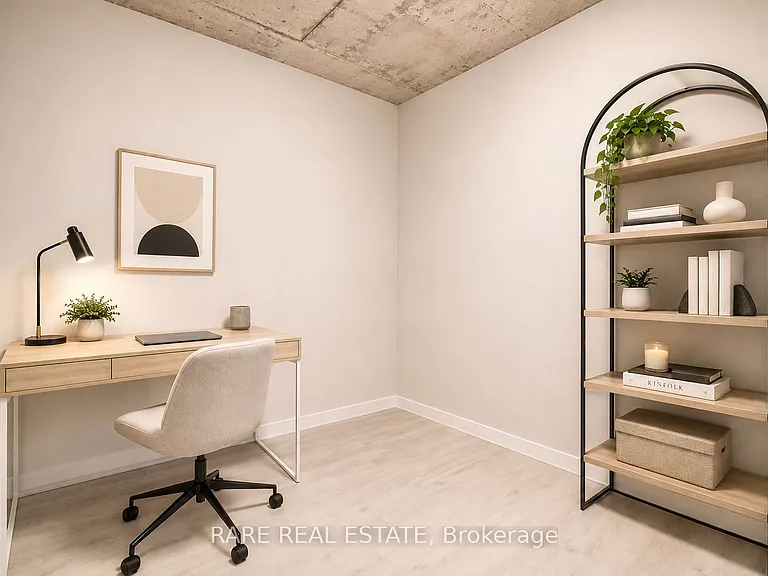 478 King St W #905 — Photo 3