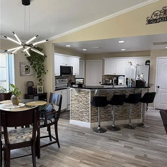 315 Tropicana Pkwy W — Photo 2