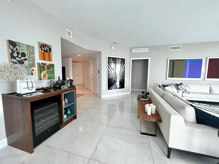 17111 Biscayne Blvd #1102 — Photo 3
