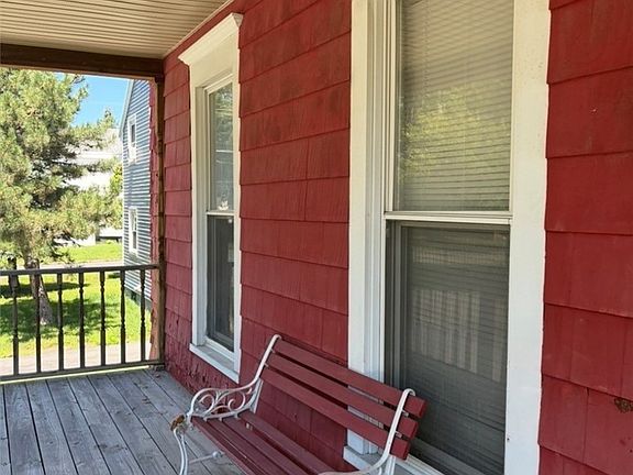 2nd image of 656 Lansing St