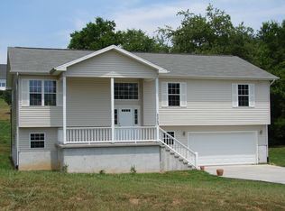 3269 Four M Cir, Kodak, TN 37764