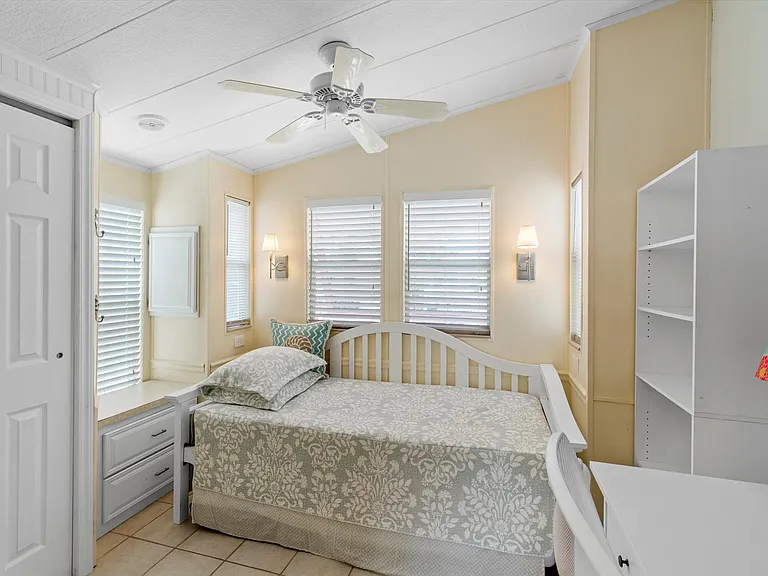 701 Spanish Main Dr #415 — Photo 23
