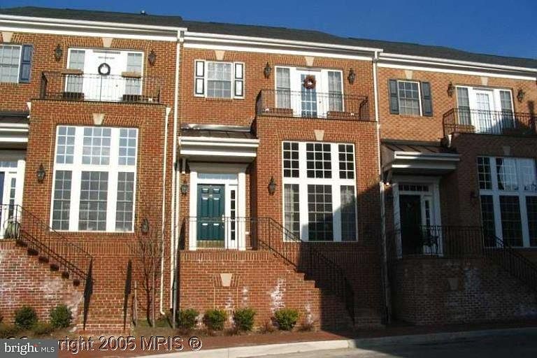 1st image of 724 Vestal St