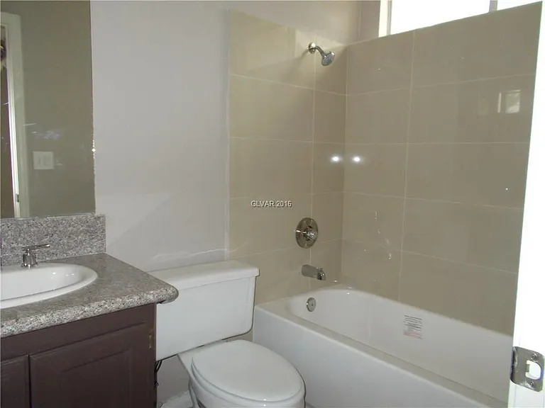 1500 Iron Springs Dr — Photo 8